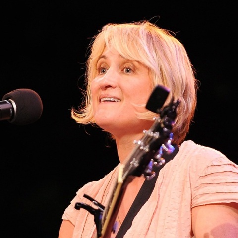 Πέθανε η τραγουδίστρια του «Ι kissed a girl» Τζιλ Σομπούλ σε ηλικία 66 ετών