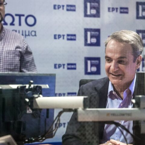 ΕΠΙΣΚΕΨΗ ΤΟΥ ΠΡΩΘΥΠΟΥΡΓΟΥ ΚΥΡΙΑΚΟΥ ΜΗΤΣΟΤΑΚΗ ΣΤΗΝ ΕΡΤ (ΓΙΩΡΓΟΣ ΚΟΝΤΑΡΙΝΗΣ/EUROKINISSI)