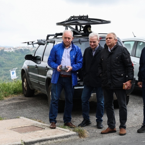 Ο Καθηγητής Ευθύμης Λέκκας κάνει αυτοψία στις Βούτες Ηρακλείου με τη χρήση drone 