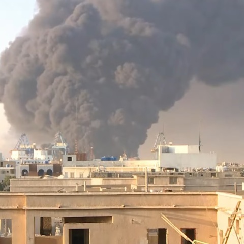 καπνοι απο εκρηξη, κτιρια