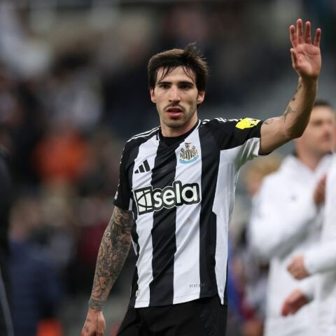  Οι οπαδοί της Νιούκαστλ αντιδρούν στην αλλαγή εμβλήματος 