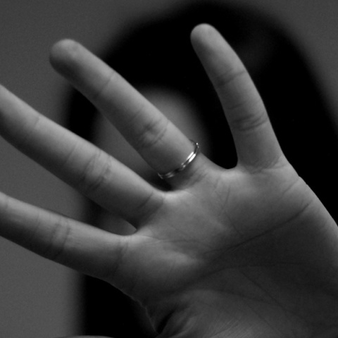 Ενδοοικογενειακή βία