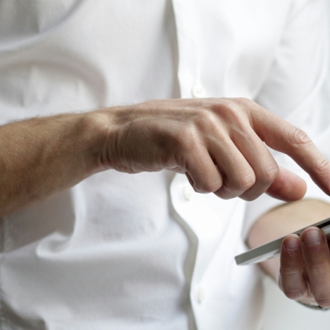 χερι κραταει κινητο