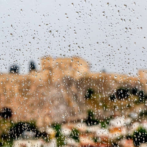 βροχη, ακροπολη