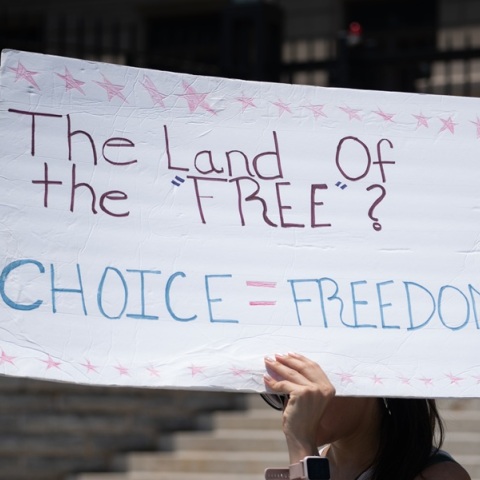 Τζόρτζια: Εγκεφαλικά νεκρή γυναίκα κρατείται σε υποστήριξη ζωής λόγω της απαγόρευσης αμβλώσεων