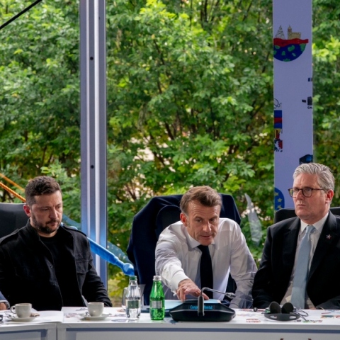 Ο Μακρόν δηλώνει, μετά από τηλεφωνική επικοινωνία με τον Τραμπ, ότι η Ρωσία δεν θέλει ειρήνη