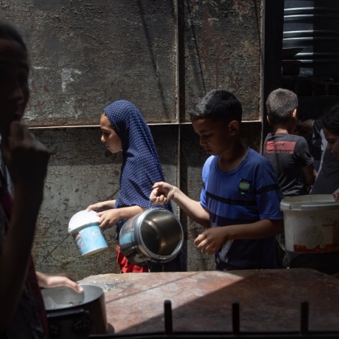 κατοικοι Γαζας σε ερείπια