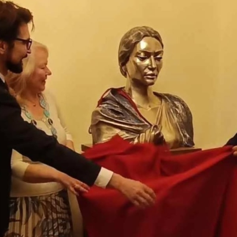 αγαλμα Μαρίας Κάλλας, αποκαλυπτηρια, γλυπτης