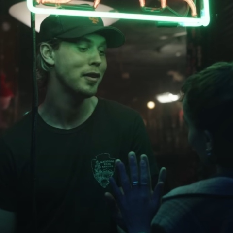 Αρονόφσκι: Κυκλοφόρησε το τρέιλερ του «Caught Stealing» με τον Όστιν Μπάτλερ