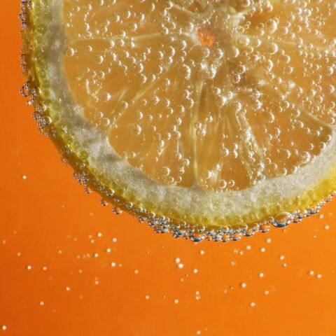 Tελικά είναι φυσικό ανθρακούχο; Η διαμάχη γύρω από πασίγνωστη μάρκα νερού