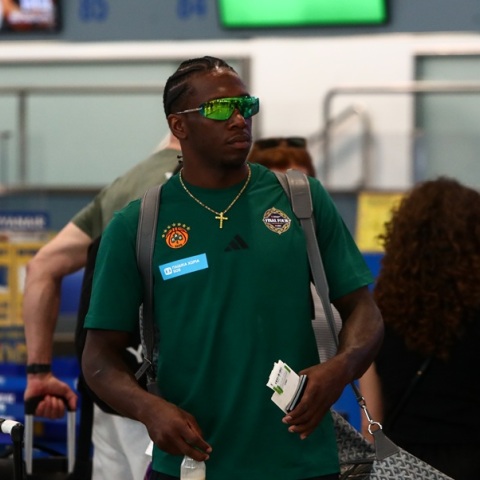 Final Four 2025: Παραδοσιακό καλωσόρισμα για Ολυμπιακό και Παναθηναϊκό στο Άμπου Ντάμπι