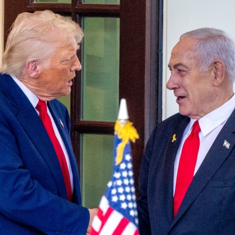 Ο Ντόναλντ Τραμπ με τον πρωθυπουργό του Ισραήλ, Μπενιαμίν Νετανιάχου