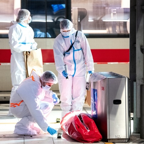 Τουλάχιστον 17 τραυματίες από την επίθεση με μαχαίρι στο Αμβούργο - Συνελήφθη η 39χρονη γυναίκα