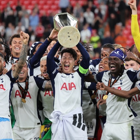 Σον: Οι γονείς του έγιναν viral στον τελικό του Europa League