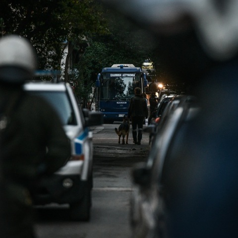 Εξάρχεια: «Τι ομάδα είσαι;» - Ομάδα ατόμων μαχαίρωσε και ξυλοκόπησε νεαρούς τα ξημερώματα