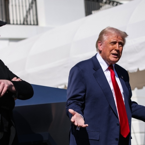 Ο Έλον Μασκ με τον Ντόναλντ Τραμπ στον Λευκό Οίκο