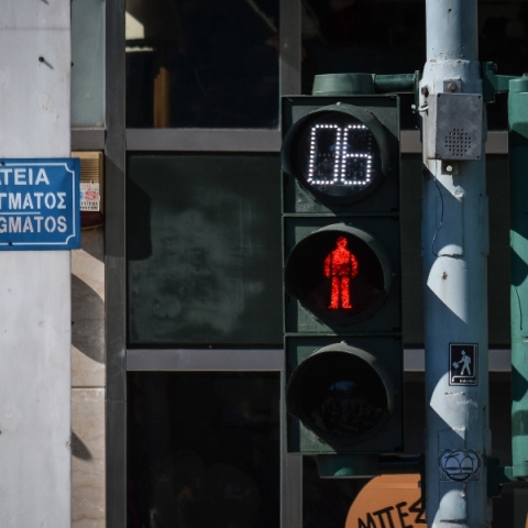 Κώδικας Οδικής Κυκλοφορίας, κοκκινο φαναρι για πεζους