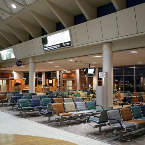 Σκωτία: Μια επιβάτης έχασε την τσάντα της στο αεροδρόμιο - Η αστυνομία βρήκε μέσα 89.000 χιλιάδες λίρες από λαθραία κάνναβη