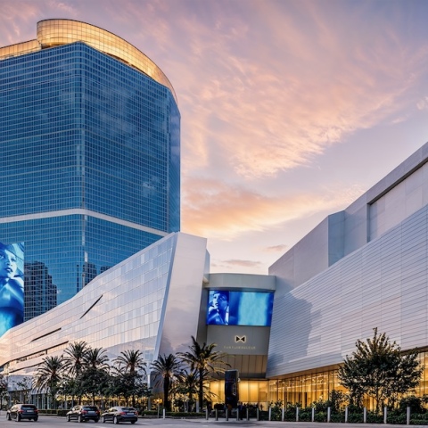 Fontainebleau Las Vegas_SW Entrance