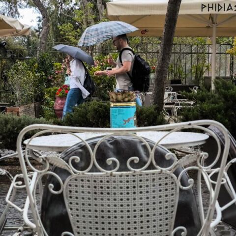 Με βροχές και καταιγίδες ο καιρός 