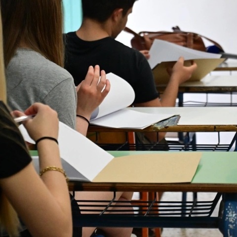μαθητες κατα τη διαρκεια πανελληνιων εξετασεων
