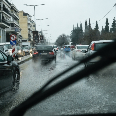 Καιρός, βροχη, δρομος, οχηματα