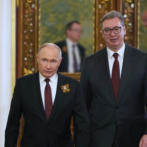 Ο πρόεδρος της Ρωσίας, Βλαντιμίρ Πούτιν με τον Σέρβο ομόλογό του, Αλεξάνταρ Βούτσιτς