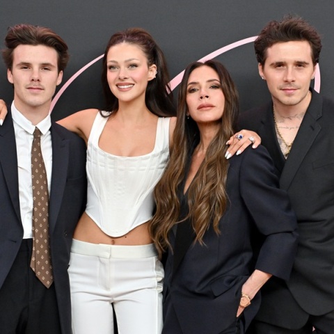 Κρουζ Μπέκαμ, Νίκολα Πελτζ, Βικτόρια Μπέκαμ και Μπρούκλιν Μπέκαμ