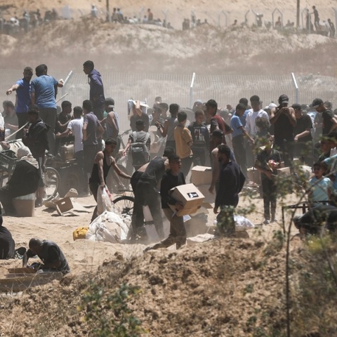 Το σχέδιο των ΗΠΑ για τη Γάζα, σε γνώση του οποίου περιήλθε κατ' αποκλειστικότητα το πρακτορείο Ρόιτερς, προβλέπει κατάπαυση του πυρός 60 ημερών και την απελευθέρωση 28 Ισραηλινών ομήρων