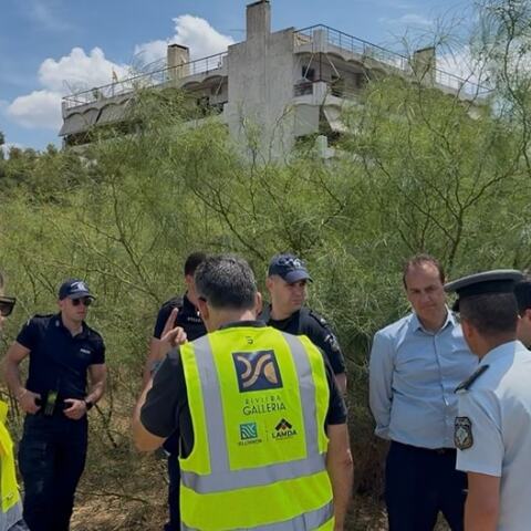 Γλυφάδα: Ο δήμαρχος Γιώργος Παπανικολάου εκφράζει επιφυλάξεις για τα έργα στο παραλιακό μέτωπο