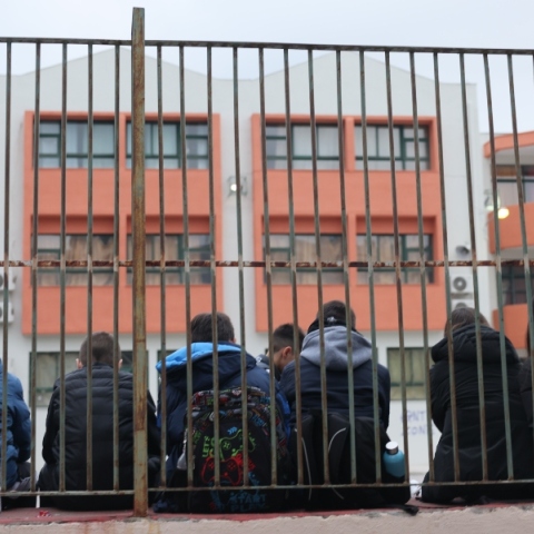 Μύκονος, σχολειο, αυλη, κάγκελα, μαθητες