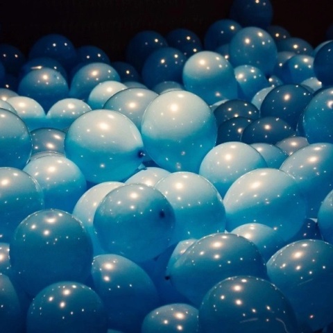 Εορτολόγιο, μπλε μπαλονια