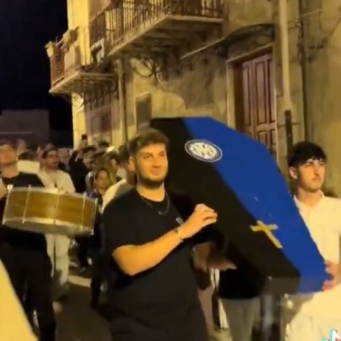 Champions League: Οπαδοί της Μίλαν έκαναν την... κηδεία της Ίντερ