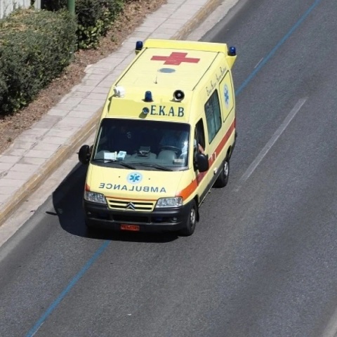 Τροχαίο, Λάρισα, ασθενοφορο