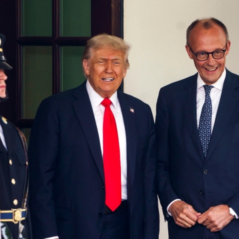 Ο Τραμπ συναντάει τον Μερτς στον Λευκό Οίκο