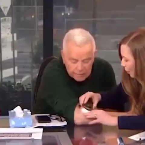  ΗΠΑ: Παρουσιαστής μαθαίνει ότι έχει καρκίνο του δέρματος σε live μετάδοση - Βίντεο