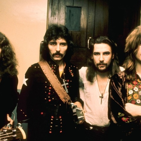  Η τελευταία συναυλία του τραγουδιστή της χέβι μέταλ μουσικής Όζι Όζμπορν μαζί με το συγκρότημα του Black Sabbath την 5η Ιουλίου στο Μπέρμιγχαμ,