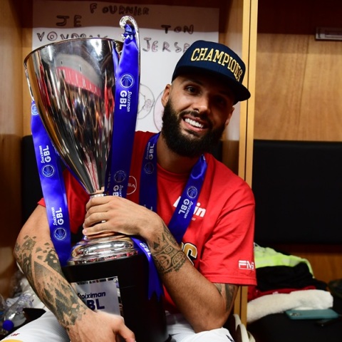 Ο Εβάν Φουρνιέ, συνέβαλε τα μέγιστα στην κατάκτηση του τίτλου και πλέον ετοιμάζεται να απολαύσει το καλοκαίρι του. Μάλιστα, όπως αποκάλυψε ο ίδιος, θα το συνοδεύσει με εκλεκτά γλυκά.