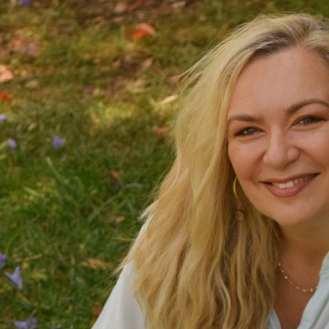 Η Ρίτα Αντωνοπούλου και οι Ρεβάνς ανοίγουν τον Κήπο του Μεγάρου με ένα αφιέρωμα στον Θάνο Μικρούτσικο