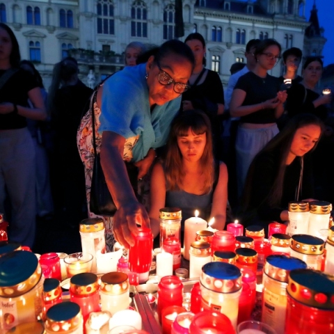 Αυστρία, κερια, περαστικοι, δρομος