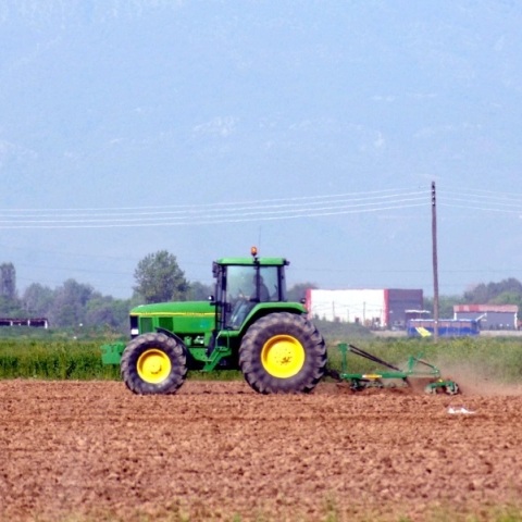 Αργολίδα, τρακτερ, χωραφι