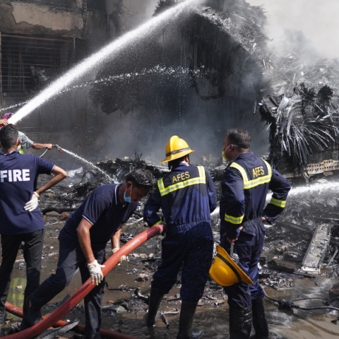 Ινδία, συντριβη αεροσκάφους, πυροσβεστες