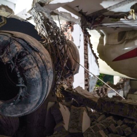 Το «θαύμα» της Ινδίας: Ο επιζών της συντριβής της Air India πήδηξε από την έξοδο κινδύνου