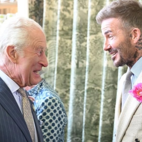 Ο Ντέιβιντ Μπέκαμ με τον Βασιλιά Κάρολο