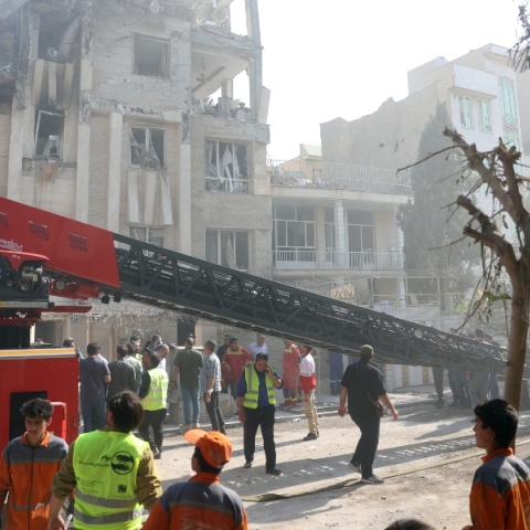 Ιράν, συντριμμια κτιριου