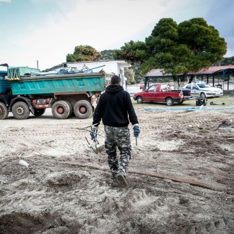 Κατεπείγουσα εισαγγελική έρευνα για παράνομες κατασκευές στο πάρκο του Σχινιά