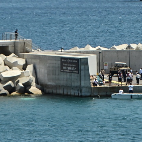 Μαρίνα Βουλιαγμένης: Υπήρχε μυρωδιά από κάποιο καύσιμο - Τι αναφέρει αυτόπτης μάρτυρας για την πτώση του ελικοπτέρου