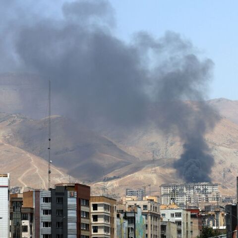Ουρές χιλιομέτρων σε αυτοκινητοδρόμους της Τεχεράνης - Οι κάτοικοι εγκαταλείπουν την πρωτεύουσα εν μέσω ισραηλινών επιδρομών	