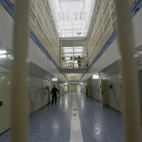 απόδραση, φυλακές