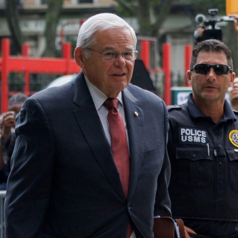 Ο Μπομπ Μενέντεζ